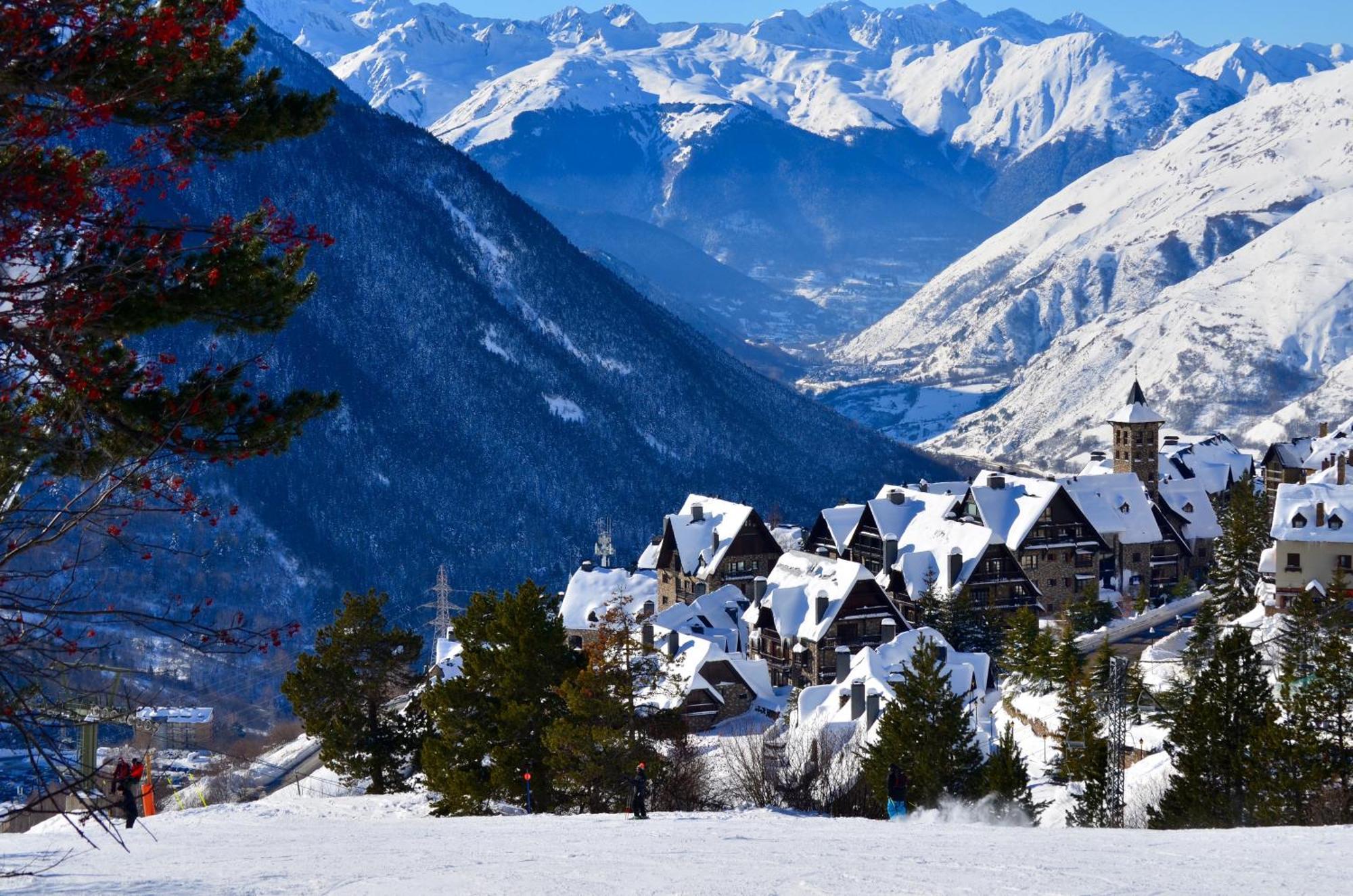 Apartamentos Snoe Mont Romies Salardú Zewnętrze zdjęcie