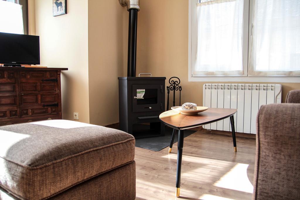 Apartamentos Snoe Mont Romies Salardú Zewnętrze zdjęcie