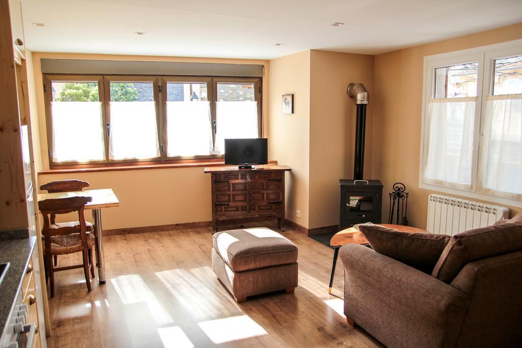 Apartamentos Snoe Mont Romies Salardú Zewnętrze zdjęcie