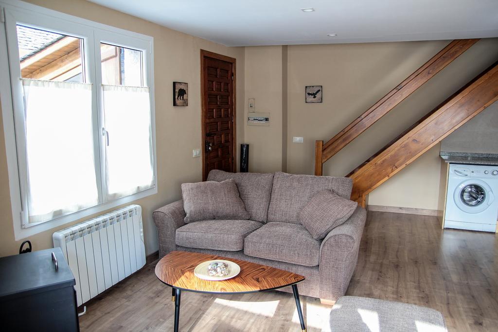 Apartamentos Snoe Mont Romies Salardú Zewnętrze zdjęcie