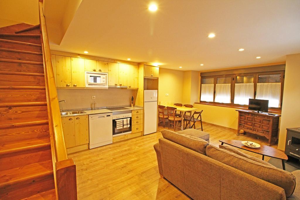 Apartamentos Snoe Mont Romies Salardú Zewnętrze zdjęcie